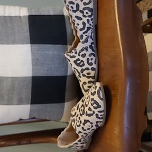 Leopard flats